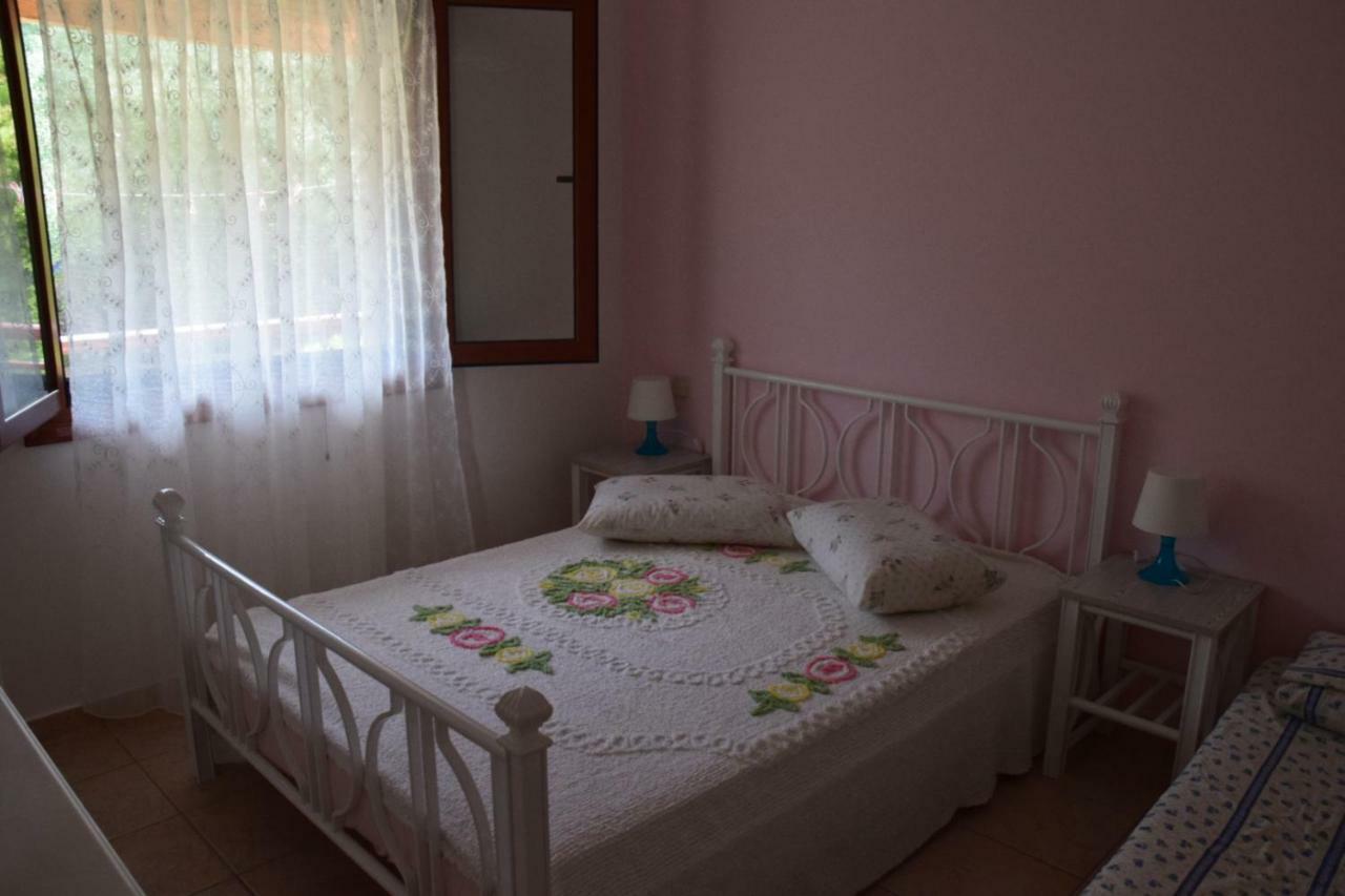 Areti'S Apartment Agios Georgios Pagon Esterno foto
