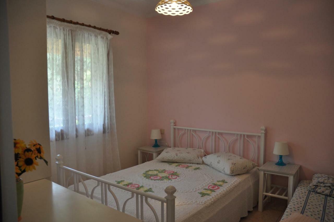 Areti'S Apartment Agios Georgios Pagon Esterno foto