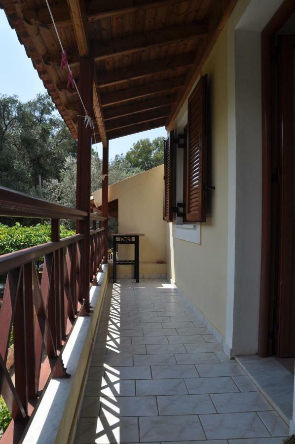 Areti'S Apartment Agios Georgios Pagon Esterno foto