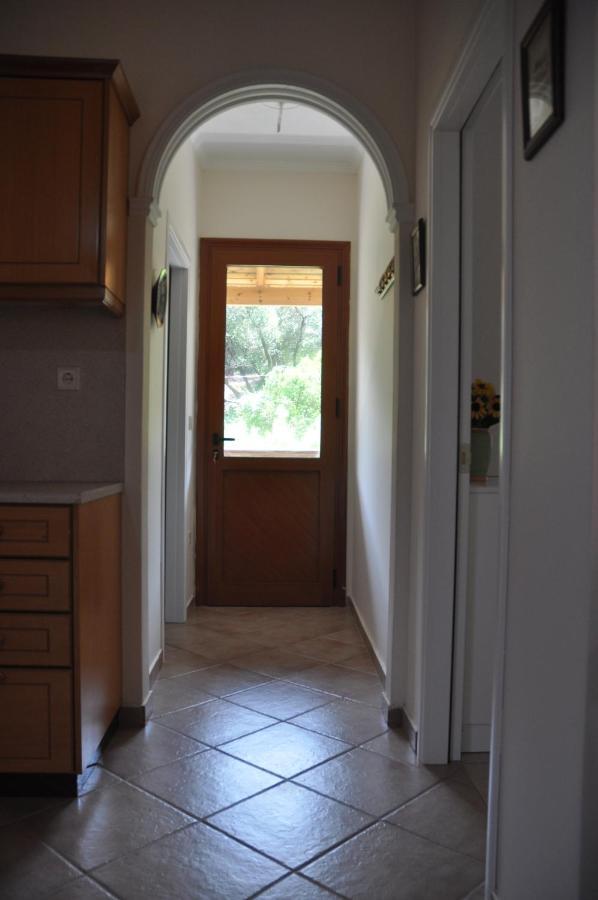 Areti'S Apartment Agios Georgios Pagon Esterno foto